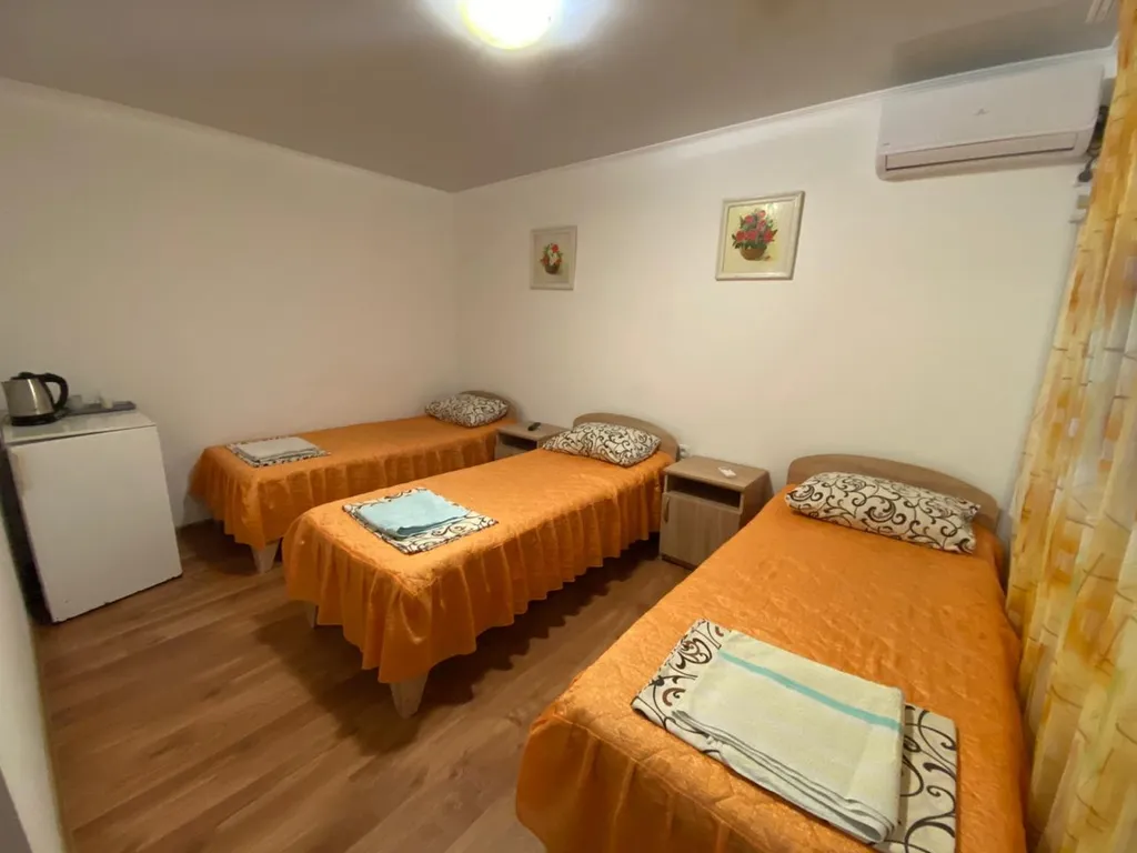 Квартира Квартира Номер стандарт с тремя односпальными кроватями — Любимовка