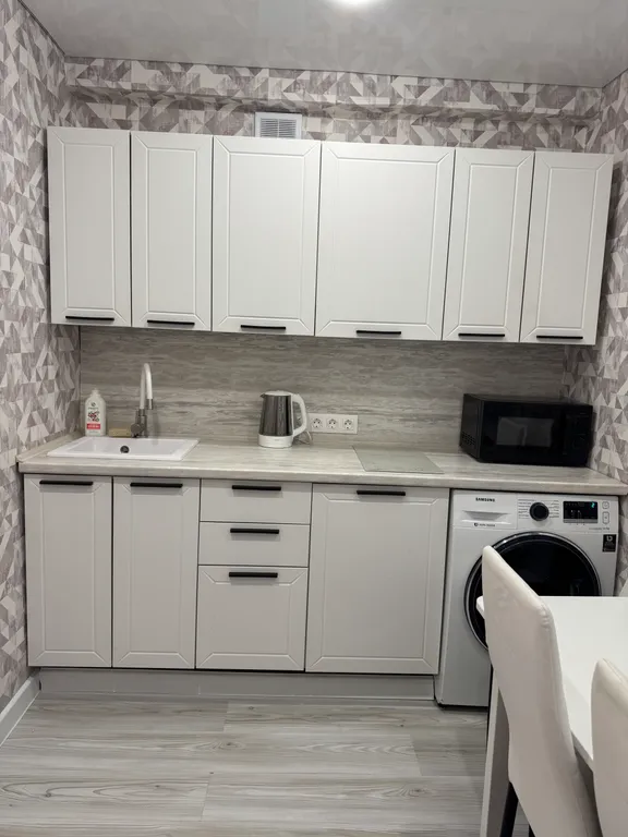 Светлая и уютная квартира — аренда посуточно в Ишим