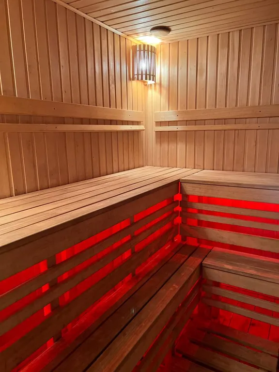 Коттедж Уютный коттедж на берегу озера — Луга