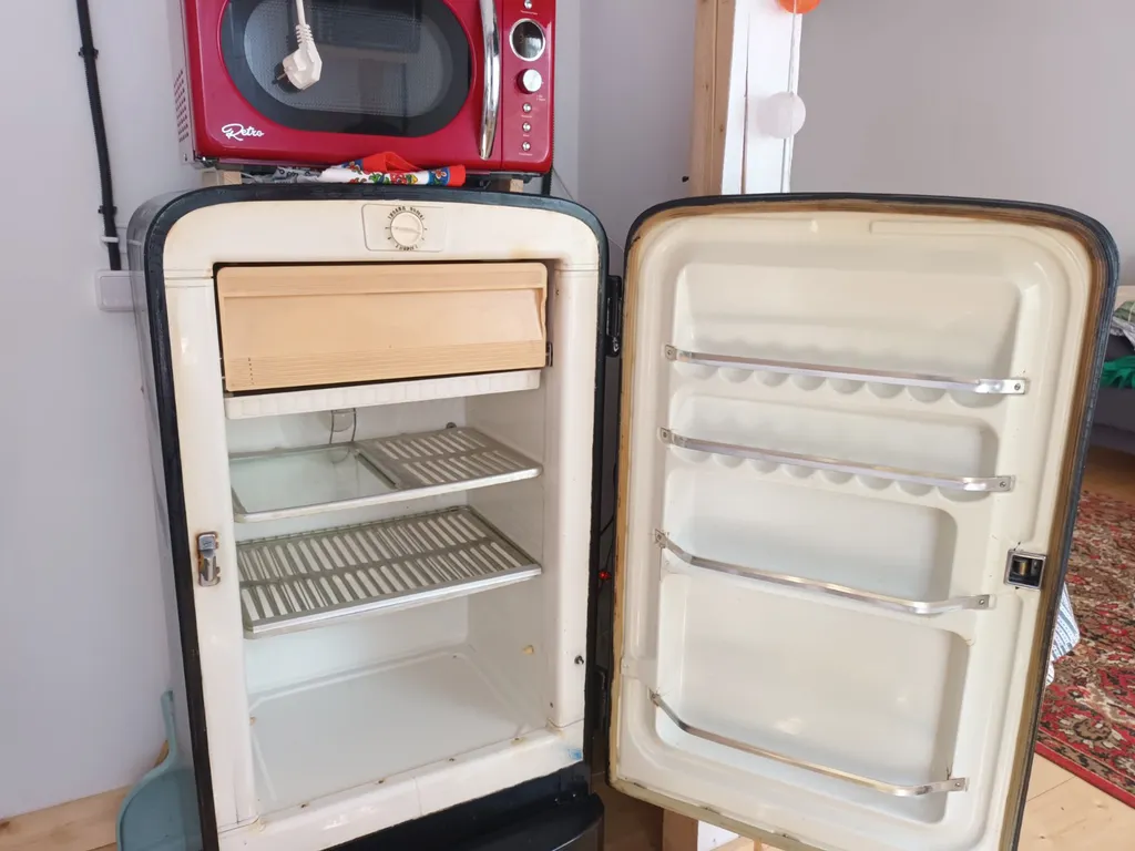 Зелёный дом на Набережной вблизи Кремля