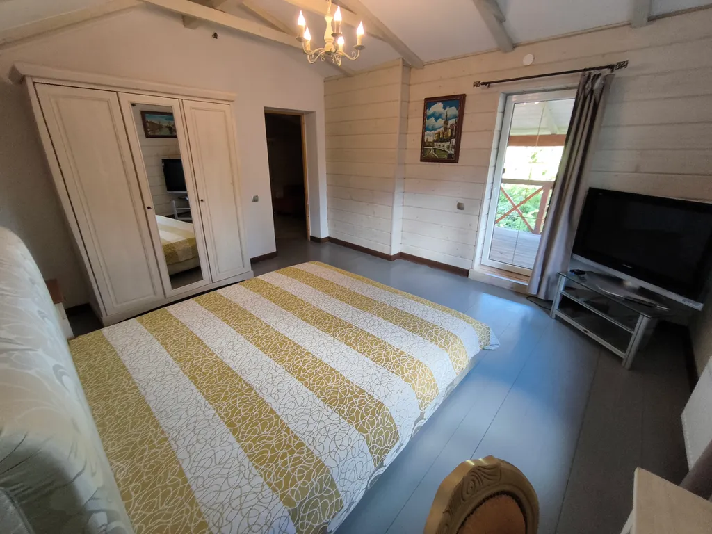 Деревенский дом у моря