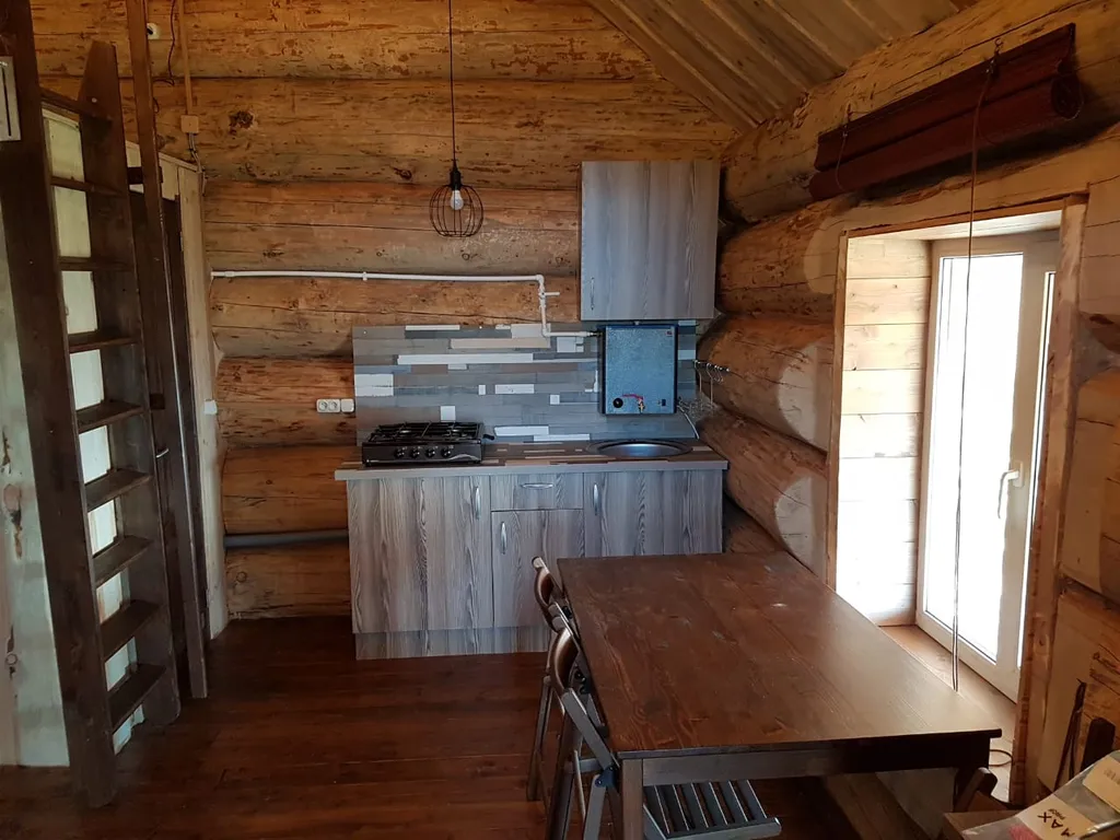 Шале из большого бревна