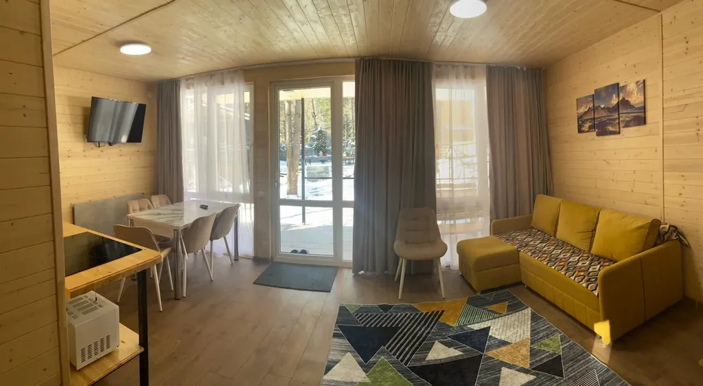 Семейный коттедж в лесу