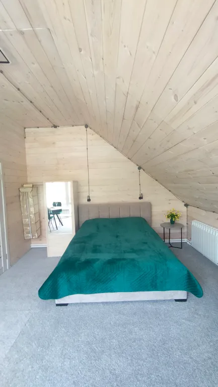 Апартаменты Романтика с панорамным окном в мансарде дома