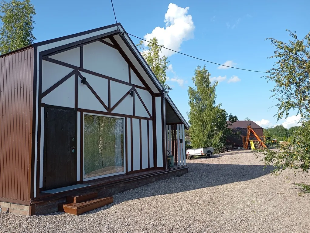 Дом на берегу озера