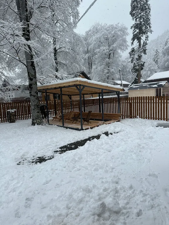 Коттедж Коттедж Уютный барнхаус с большими панорамными окнами — Архыз