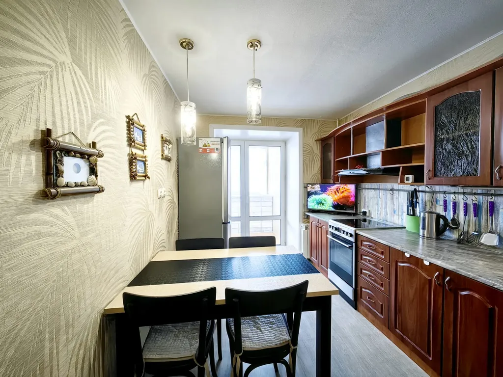 2-к квартира с прекрасным расположением: центр и 5 минут до озера