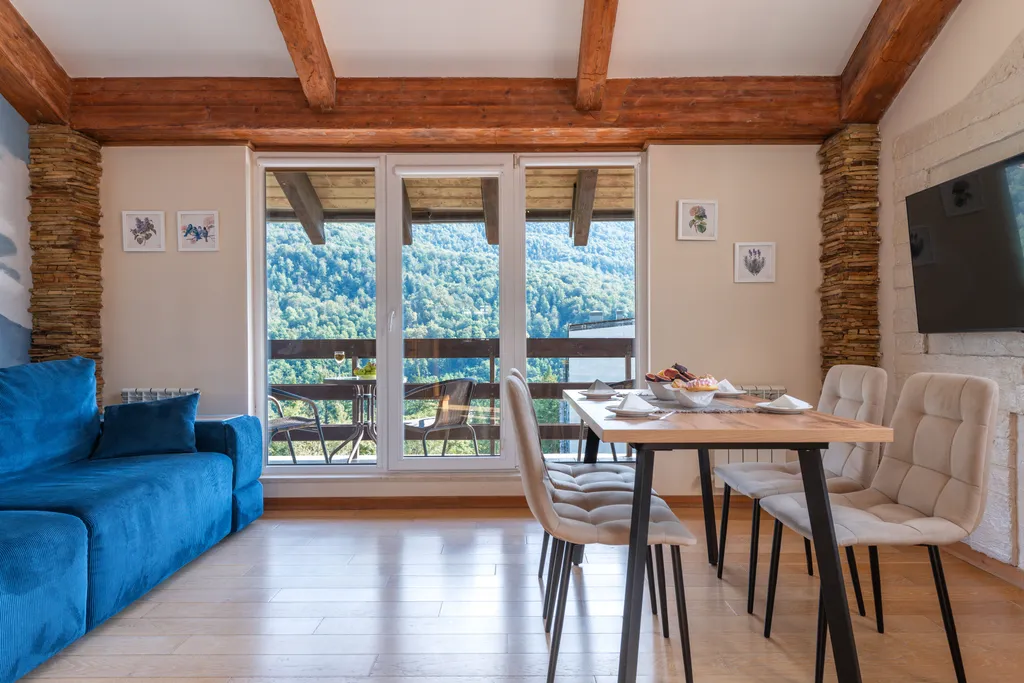 Двухуровневые апартаменты на 4 этаже, панорамные виды