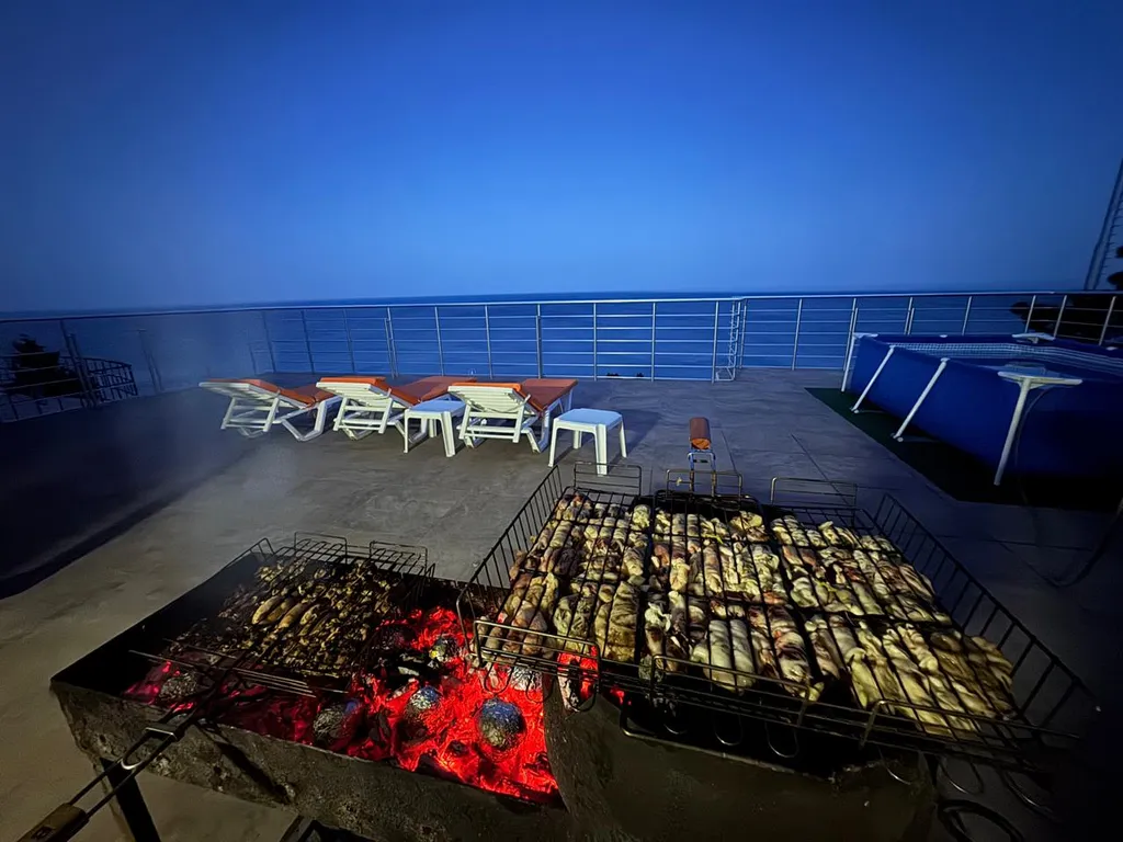 Четырехместный Люкс с балконом и видом на море