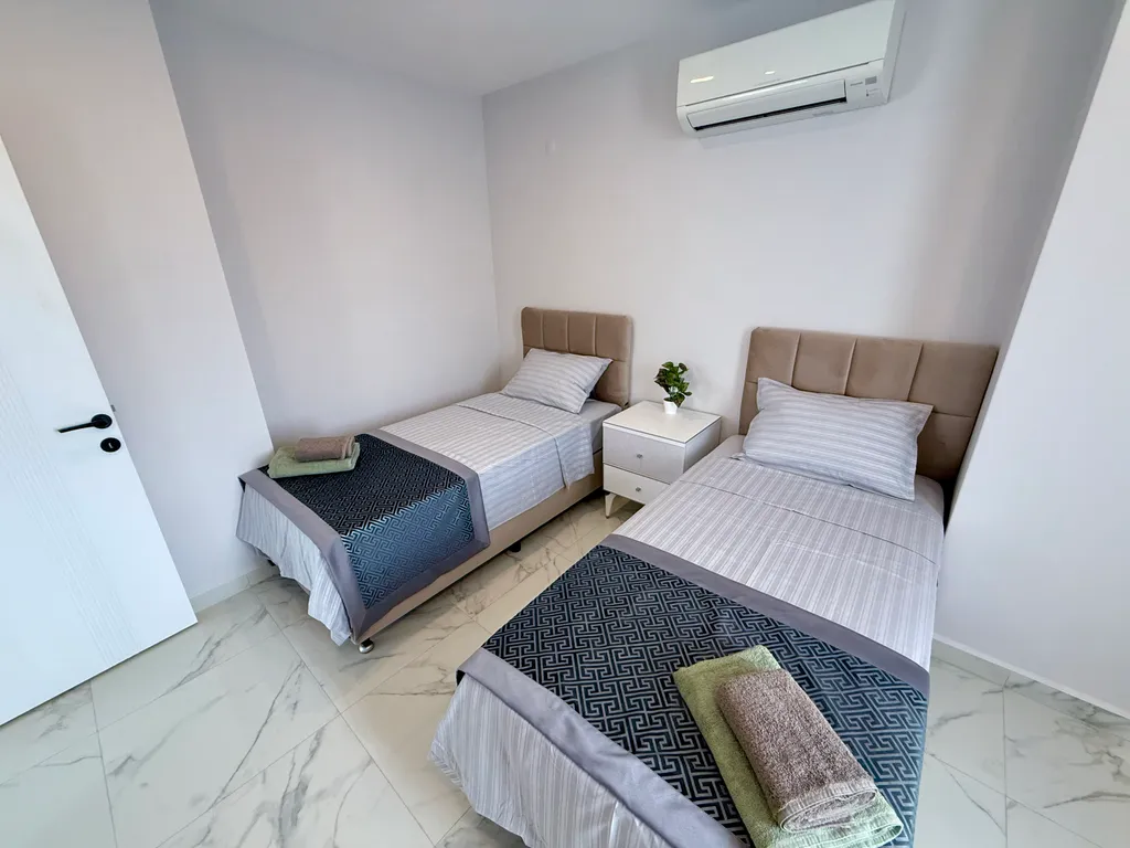 Уютная квартира с видом на горы, пляж Клеопатра