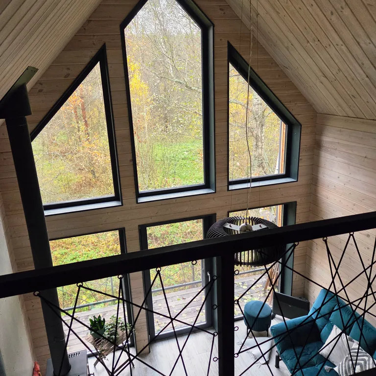 Домик на дереве Alderwood lodge