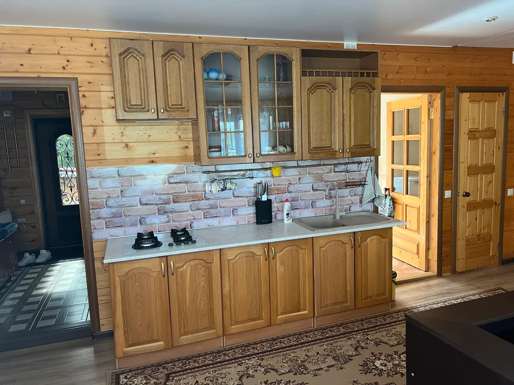 Уютный дом у Васильевского монастыря