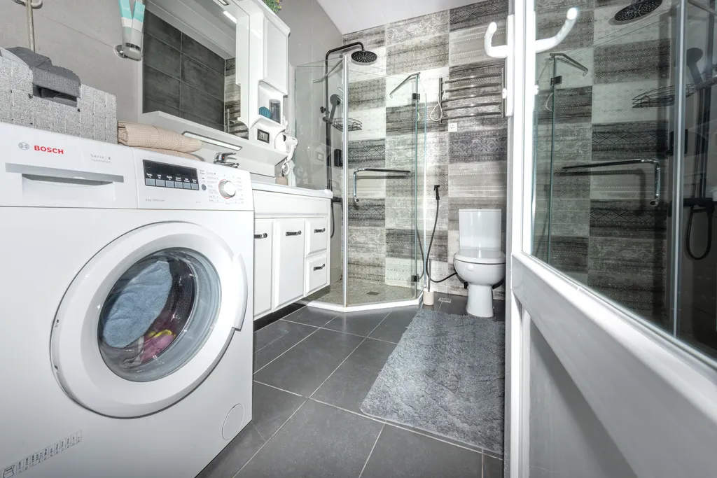 Ocean Breeze Retreat - Sea View Aesthetics