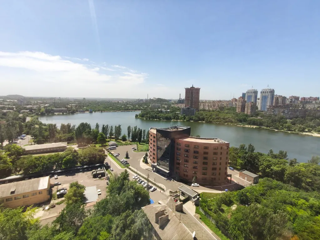 Делюкс - вода круглосуточно, в новом ЖК, видовая