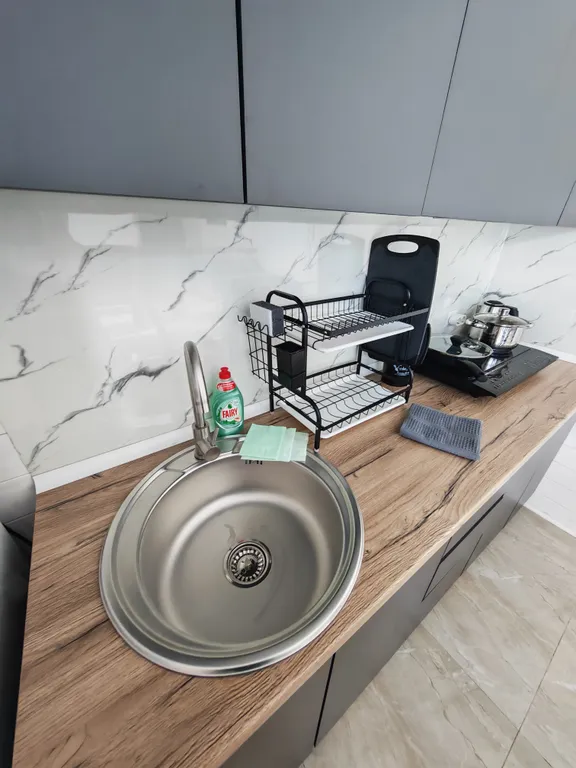 Уютный домик с бассейном среди гор недалеко от моря