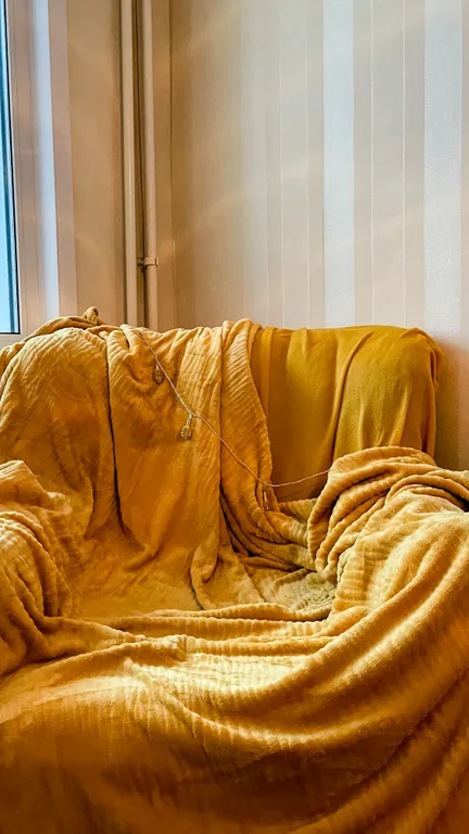 Светлая квартира с отголосками советского прошлого — аренда посуточно в Листвянка (Байкал)