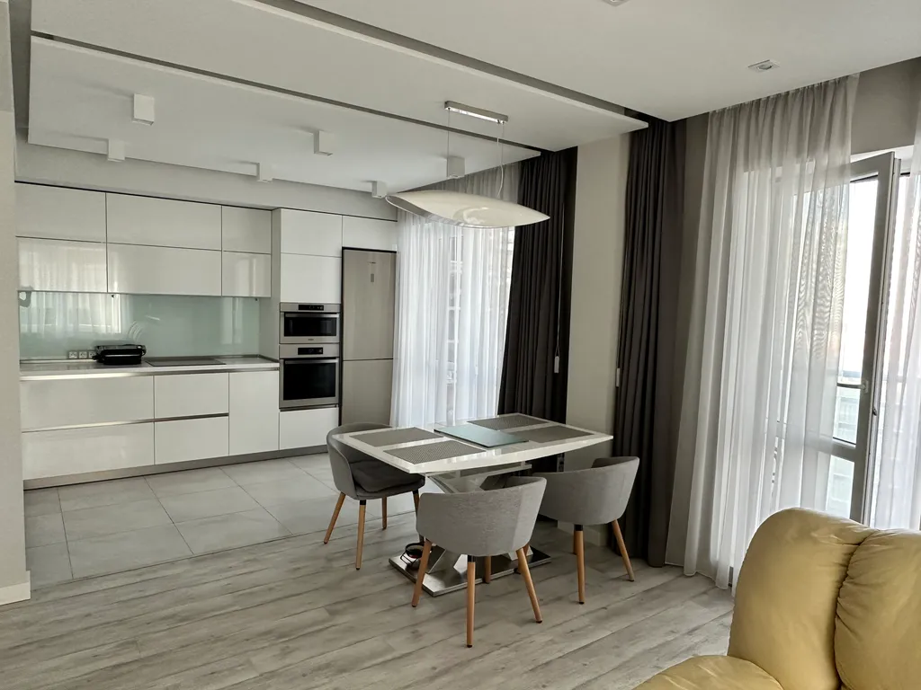 Просторная стильная квартира с 2 спальнями и 2 санузлами на Маяк-Минск