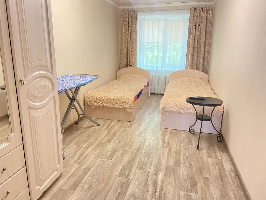 Уютная, светлая двухкомнатная квартира на третьем этаже — аренда посуточно в Гай