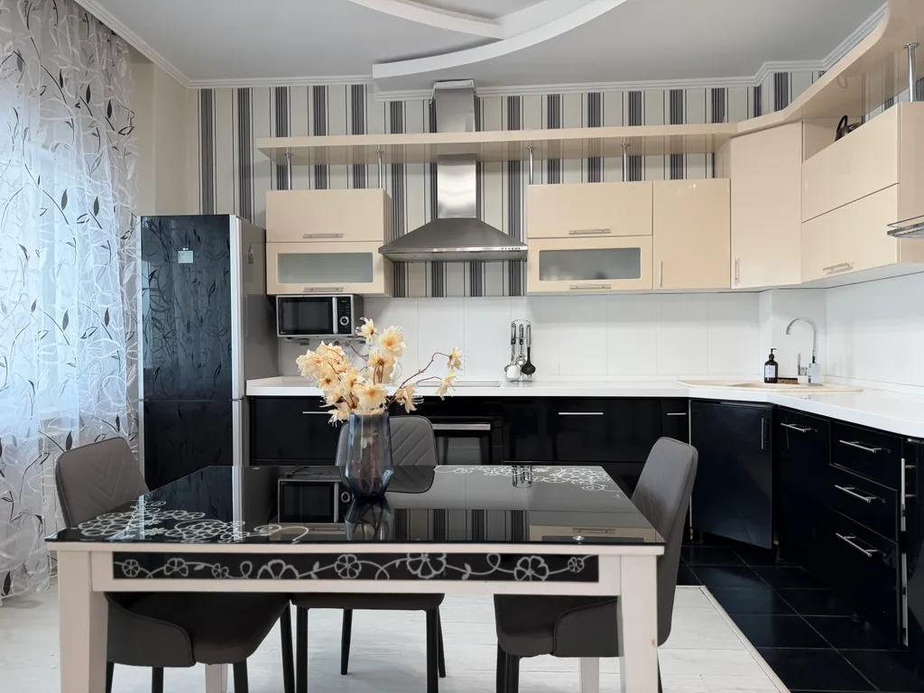 Просторная квартира в Золотом квадрате рядом с Байтереком