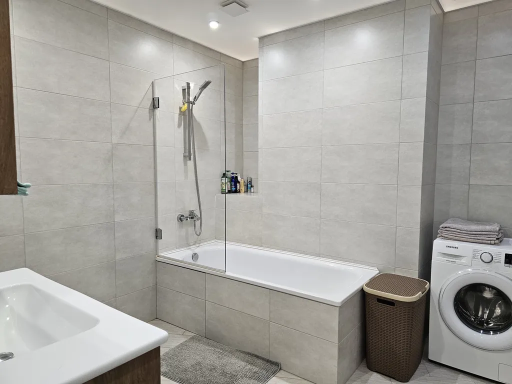 3х.ком.кв. 105 м.кв в ЦЕНТРЕ с видом на море и город, р-он ФУНИКУЛЁРА