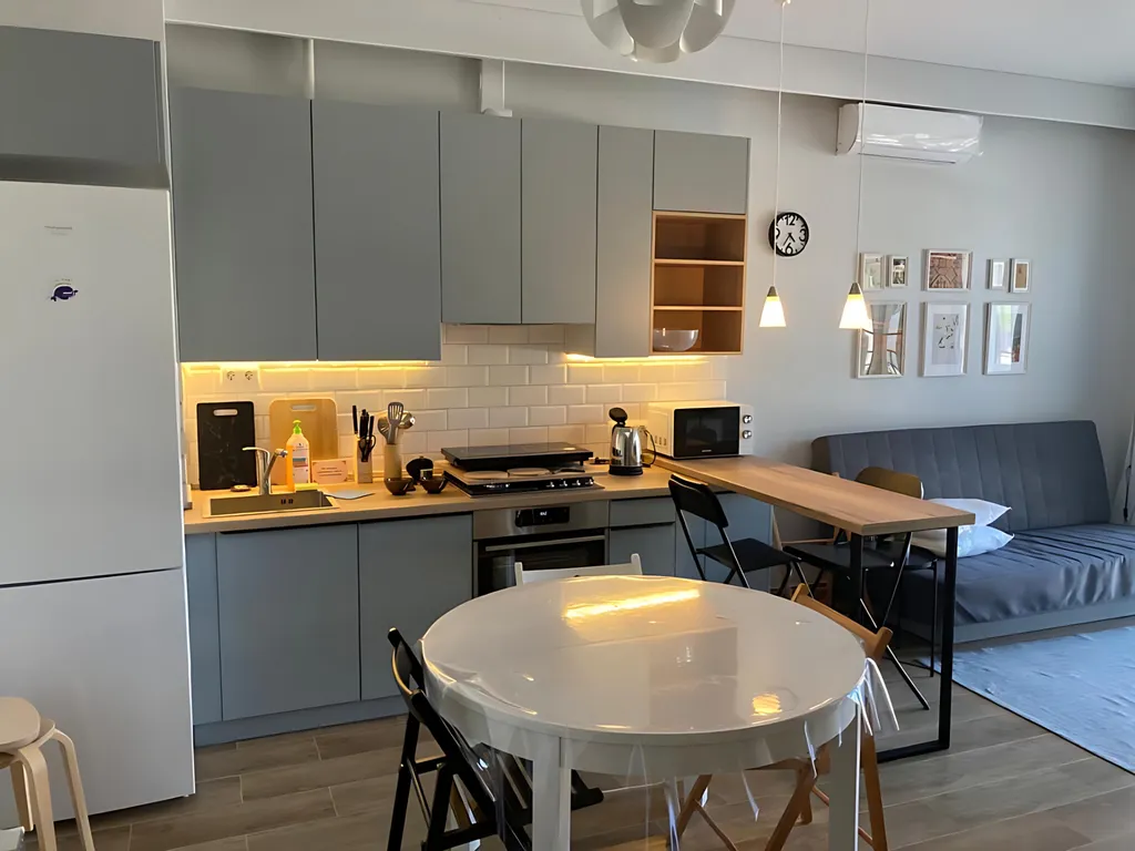 Квартира Апартаменты в 200 метрах от моря и памятника природы Скала Парус — Прасковеевка