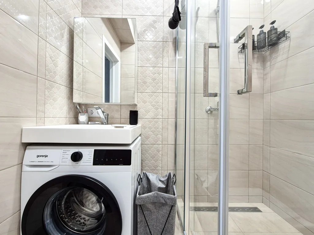 Потрясающая квартира с двумя балконами и видом на реку, лес и горы