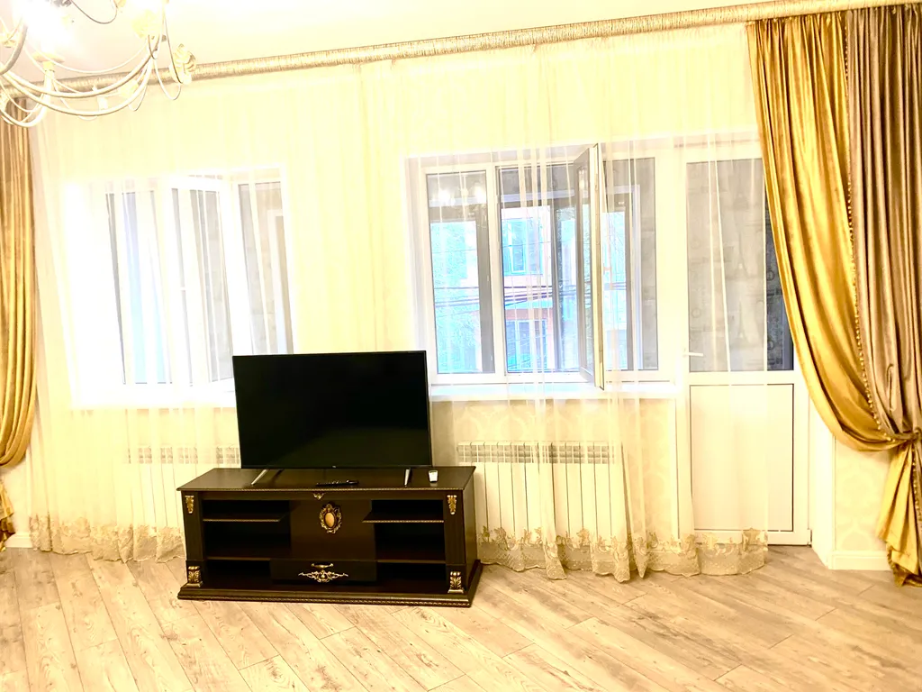 Просторный дом, в центре города, в двух минутах у моря