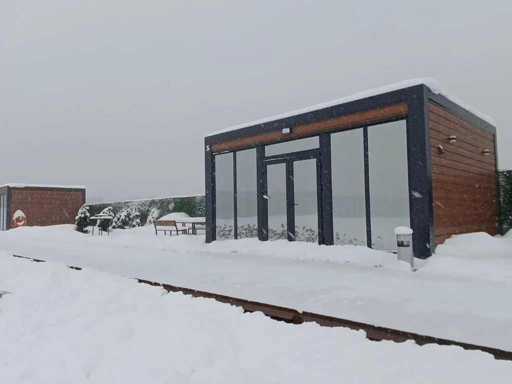 Коттедж Дом на берегу озера — аренда посуточно в Бор