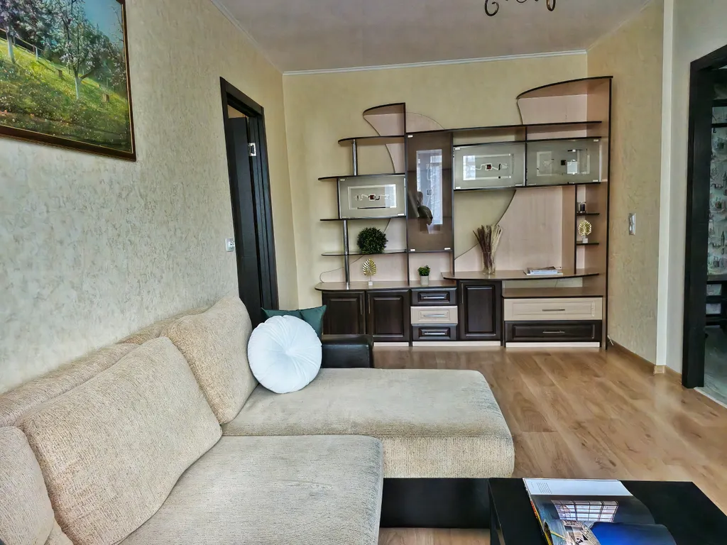 Апартаменты с балконом рядом с Комаровским рынком