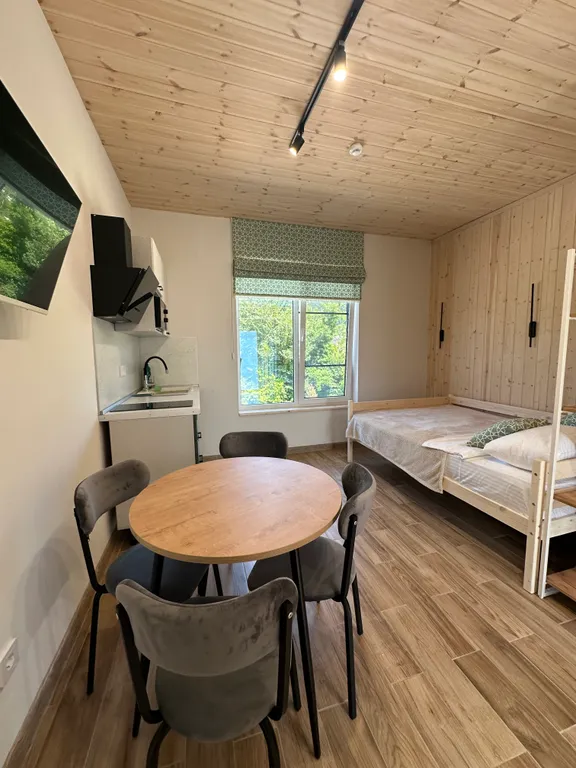 Студия в двухэтажном коттедже