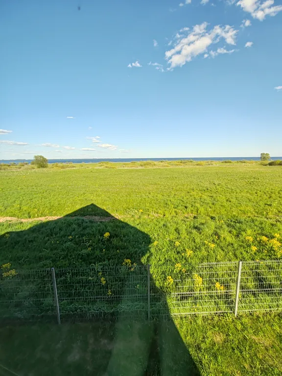 Загородный дом с видом на озеро