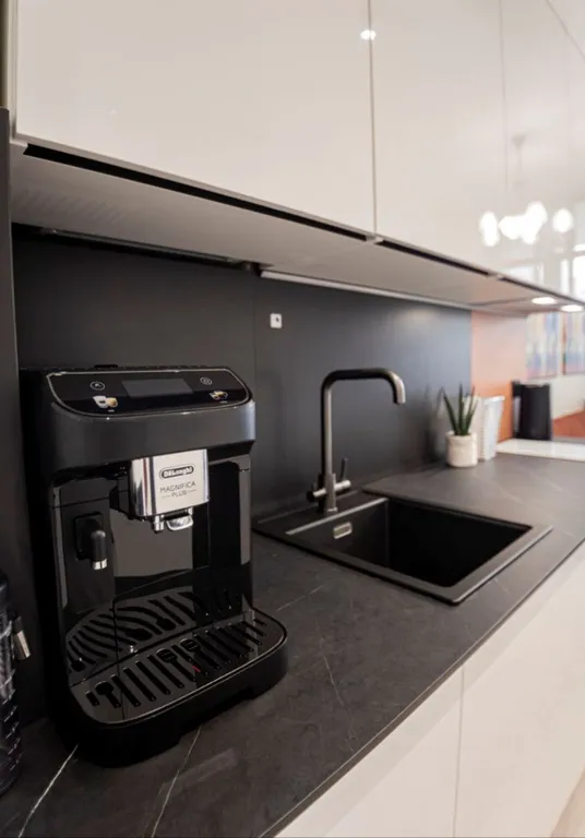 К. Малевич люксовый апартамент с выходом к Морю