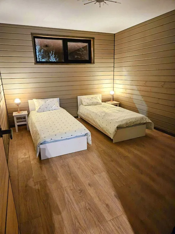 Дом с террасой с выходом на озеро