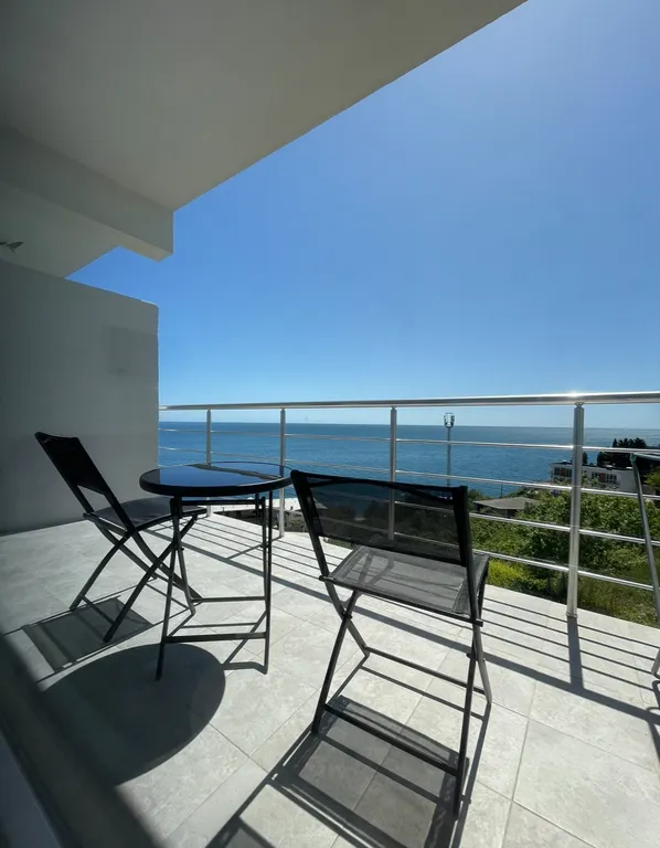 Трехместный номер с видом на море