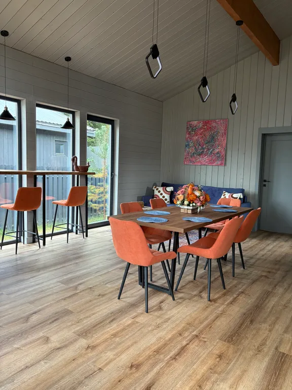 Коттедж Комфортный коттедж с сауной и купелью — Бугры