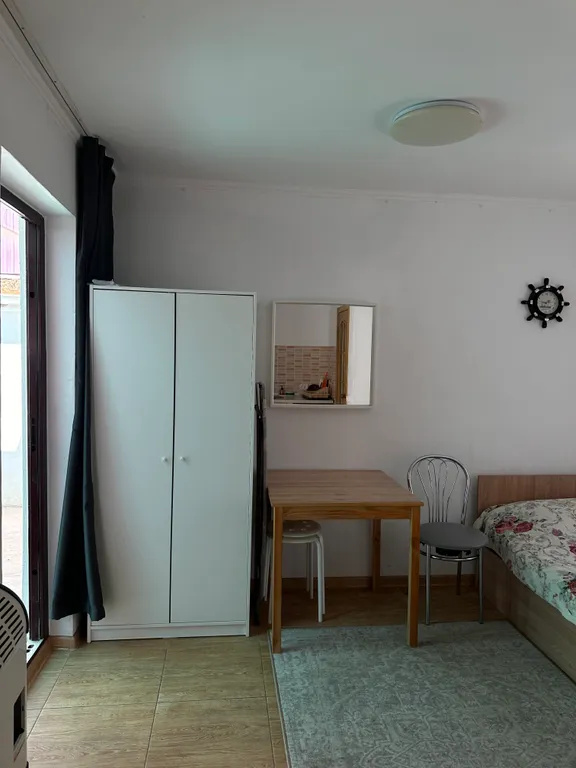 Коттедж Дом у моря с песчаным пляжем и лебедями — Евпатория