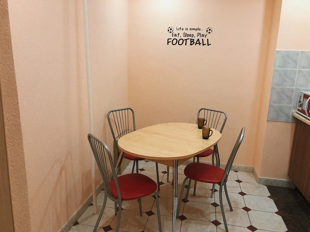 Уютная комната с двуспальной кроватью