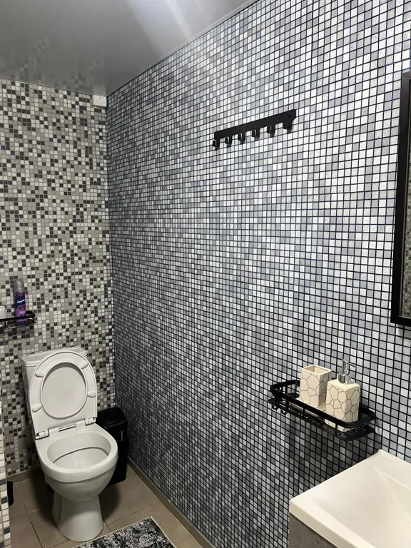 Коттедж с видом на озеро и горы