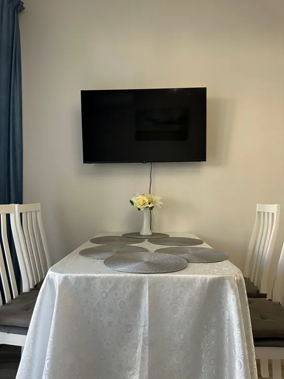 Изящная 2евро с бассейном на море в Сукко около Кипарисового озера