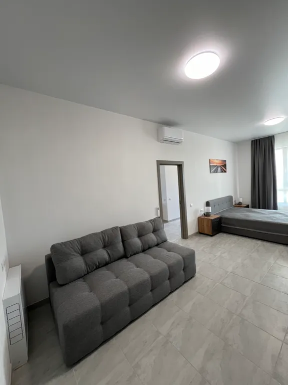 Дом с бассейном и с видом на море и горы