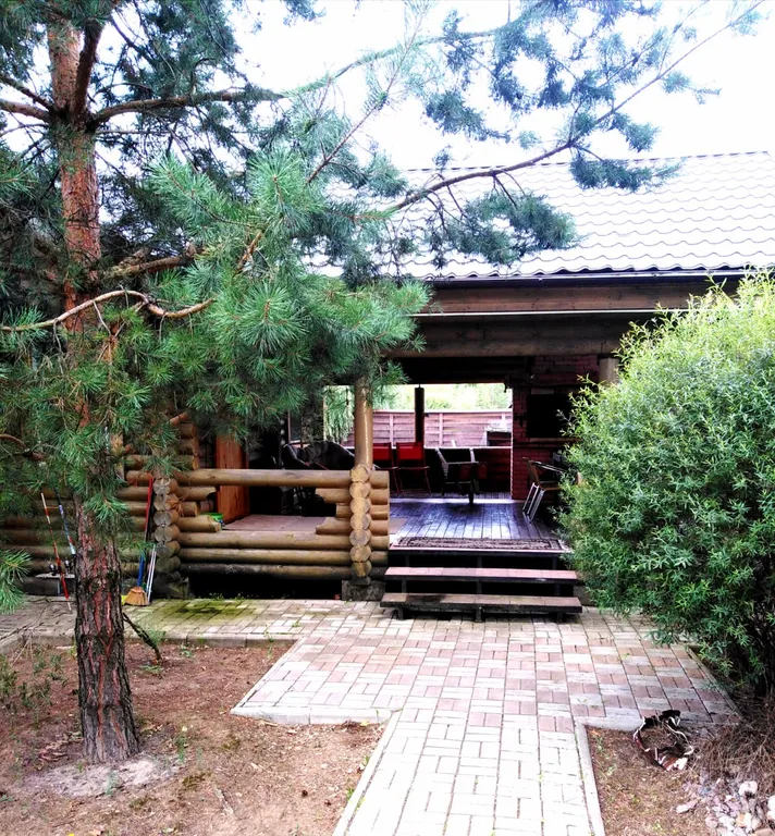 Дом - баня на берегу реки