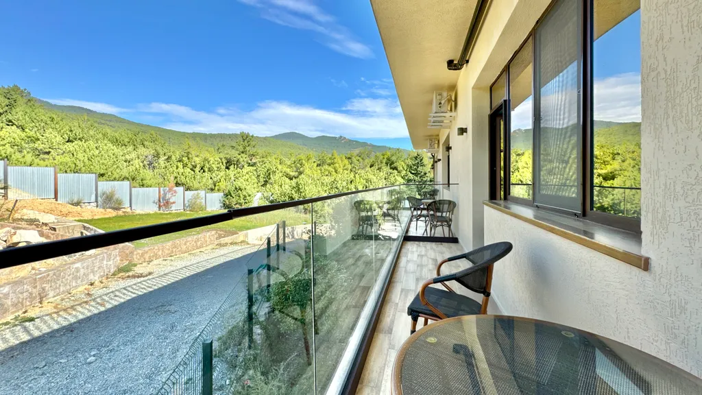 Таунхаус Панда в лесной зоне с подогреваемым бассейном и баней Кореиз