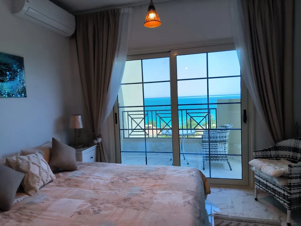 Уютная студия с видом на море и собственным пляжем