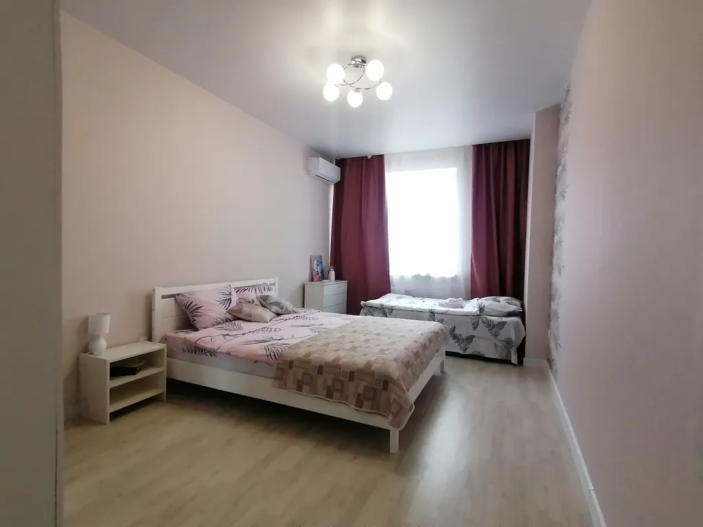 Белоснежная новая квартира с видом на Ледовую Арену