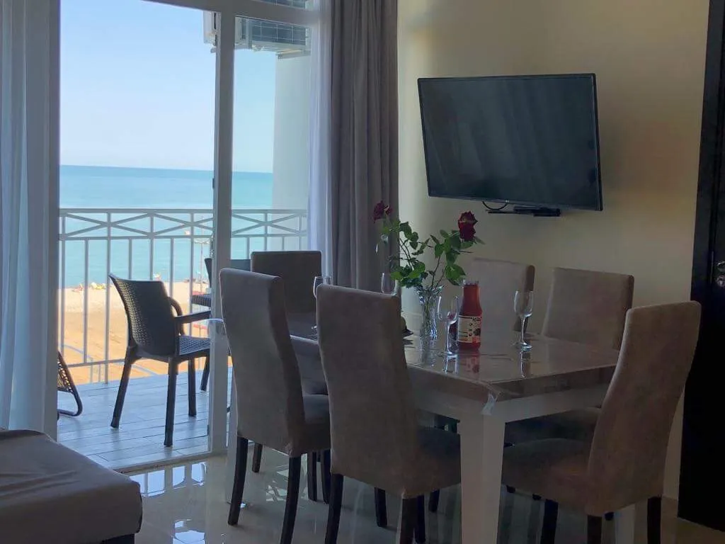 Квартира с видом на море на первой береговой линии — аренда посуточно в Батуми