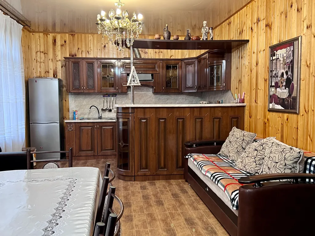 Большой дом у реки в горах с баней и чаном