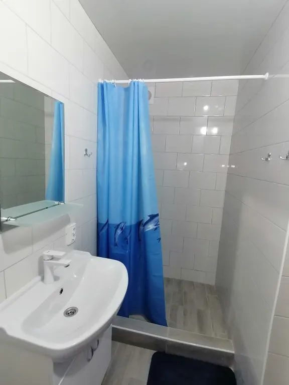 Отдельно стоящий уютный двух комнатный домик со всеми удобствами