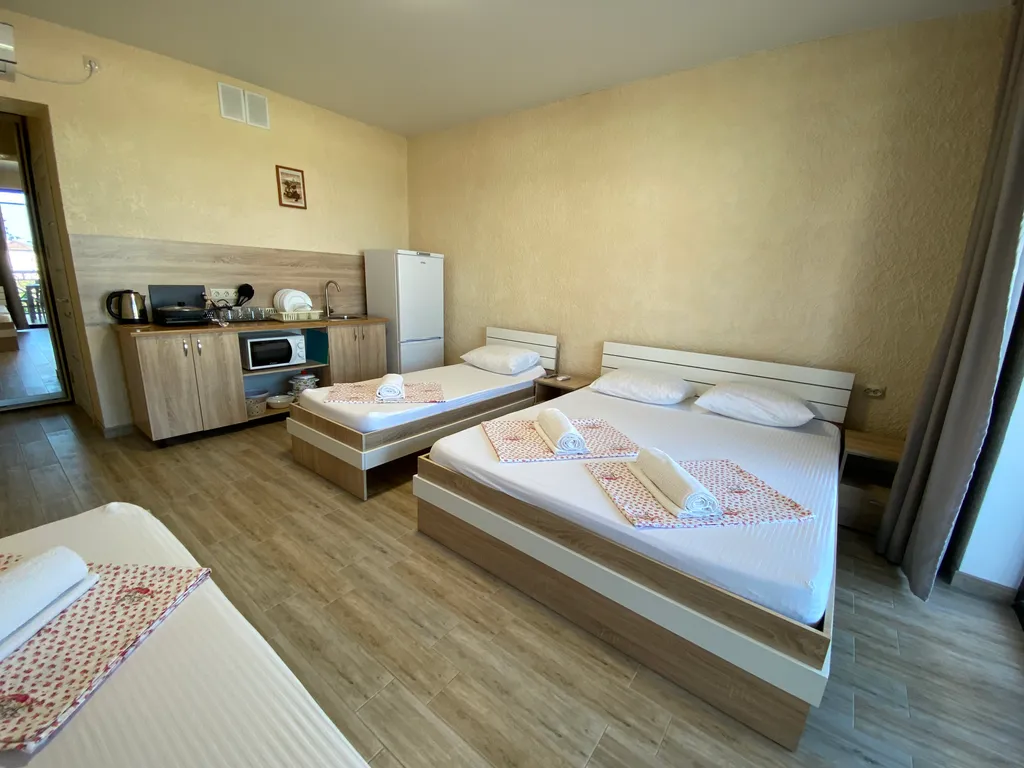 Коттедж Коттедж Стандартный четырёхместный номер — Витино