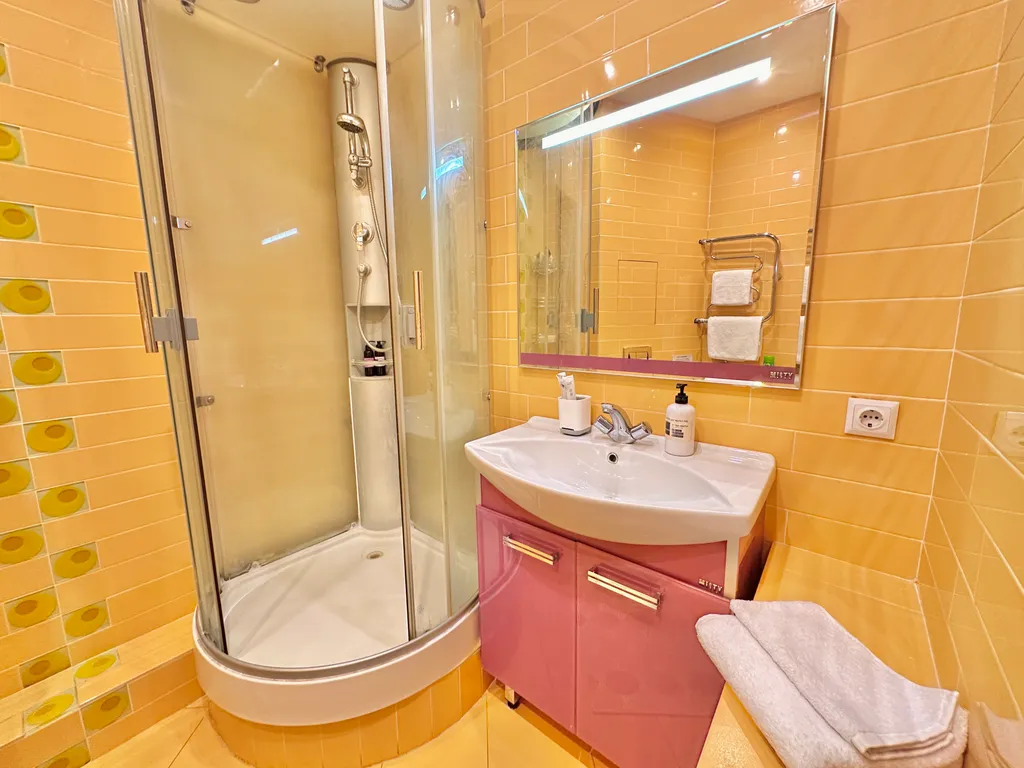 Евро 2-комнатная квартира с ярким интерьером