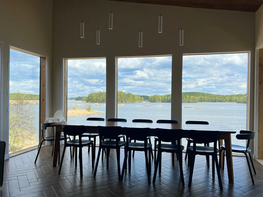 Дом с видом на озеро около горнолыжного комплекса